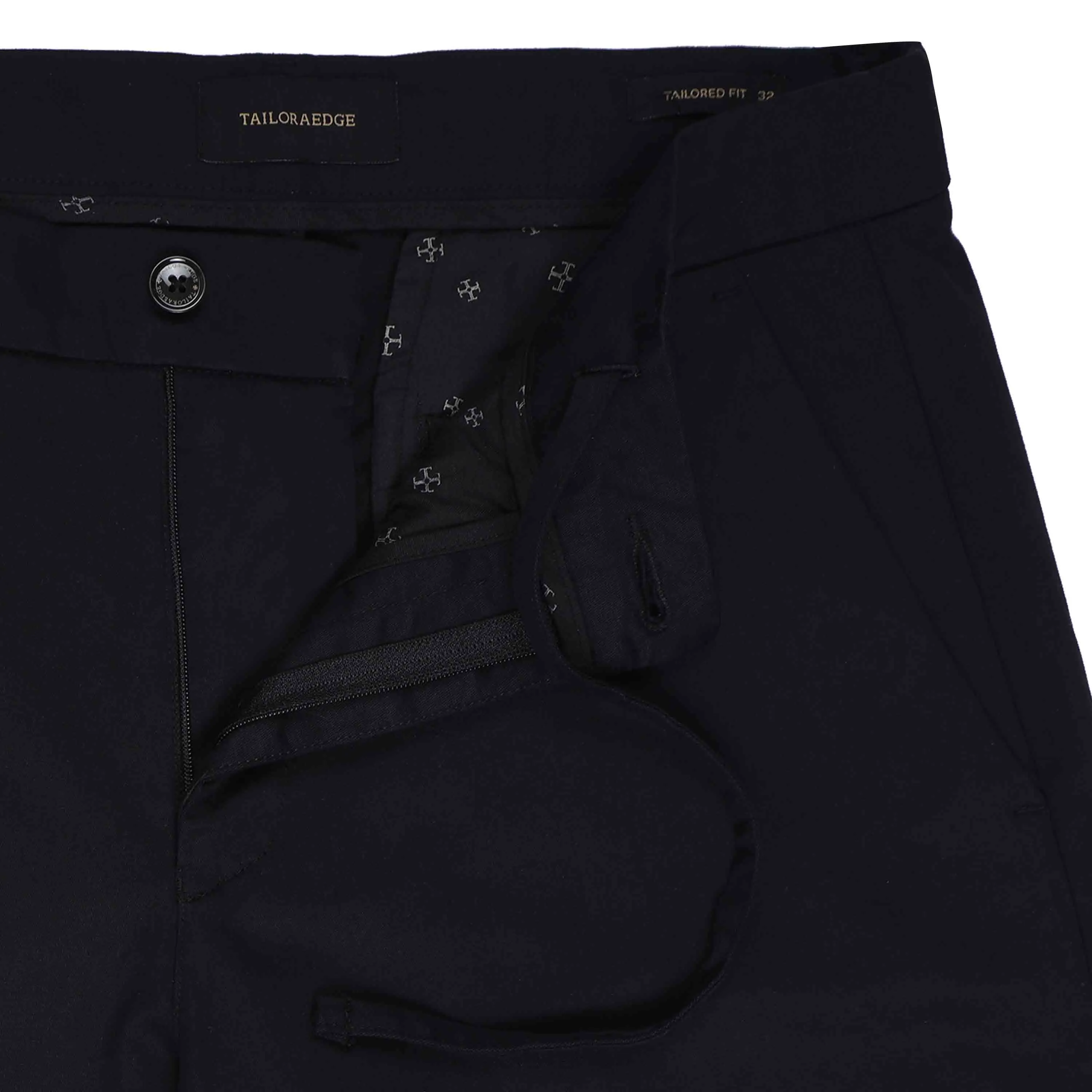 Broken Signature Black Chino